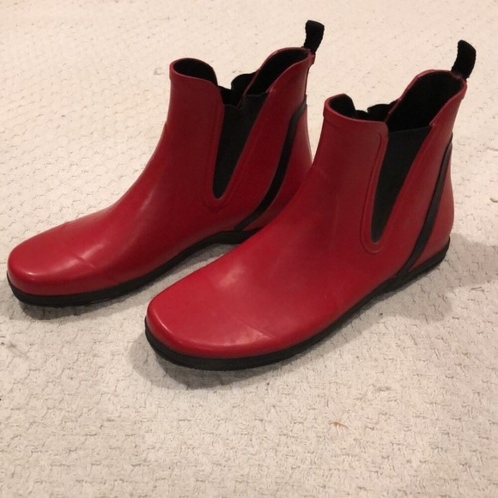 Andre Assous Chelsea Style Red Rain Boots Size 8 - Picture 2 of 9